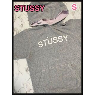 ステューシー(STUSSY)のSTUSSY♡グレー×ピンク　半袖パーカーS(パーカー)