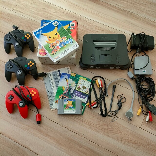 Nintendo 旧世代ゲーム機本体 NINTENDO 64　ピカチュウ