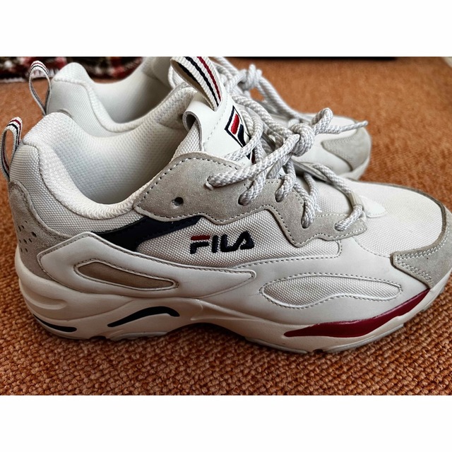 FILA - フィラ スニーカーの通販 by moe's shop｜フィラならラクマ