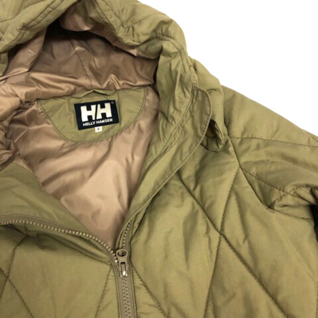 HELLY HANSEN(ヘリーハンセン)のヘリーハンセン ブルゾン フード キルティング 中わた 無地 長袖 S ベージュ レディースのジャケット/アウター(ブルゾン)の商品写真