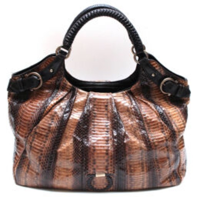 贅沢屋の Ferragamo Salvatore サルヴァトーレフェラガモ - Ferragamo