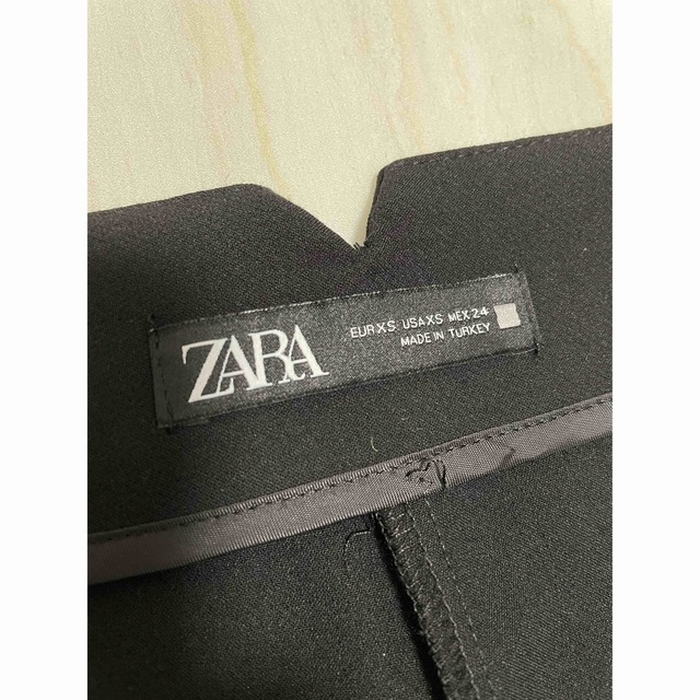 ZARA(ザラ)のZARA ハイウエストパンツ レディースのパンツ(カジュアルパンツ)の商品写真