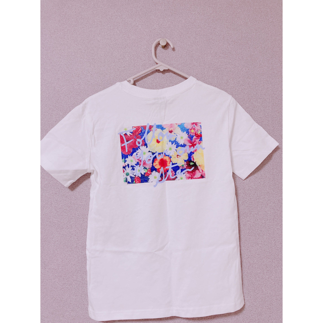 GU(ジーユー)のGU 限定Tシャツ レディースのトップス(Tシャツ(半袖/袖なし))の商品写真