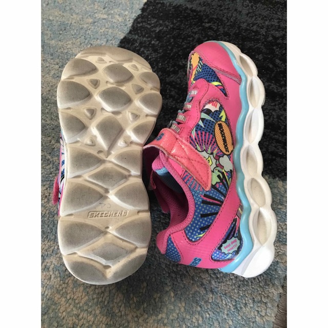 SKECHERS(スケッチャーズ)のスケッチャーズ　光る靴キレイめ キッズ/ベビー/マタニティのキッズ靴/シューズ(15cm~)(スニーカー)の商品写真