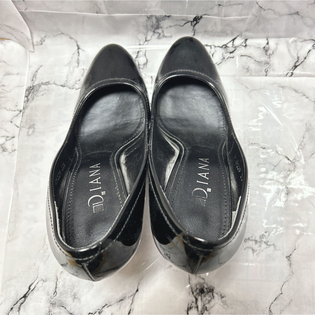 DIANA(ダイアナ)の✨美品✨☆DIANA☆エナメルパンプス☆22cm☆黒☆ レディースの靴/シューズ(ハイヒール/パンプス)の商品写真