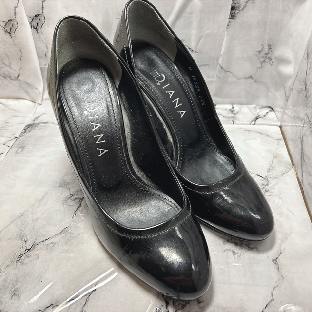 DIANA - ✨美品✨☆DIANA☆エナメルパンプス☆22cm☆黒☆の通販 by