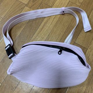 イッセイミヤケ(ISSEY MIYAKE)のイッセイミヤケ。美品！(ボディバッグ/ウエストポーチ)