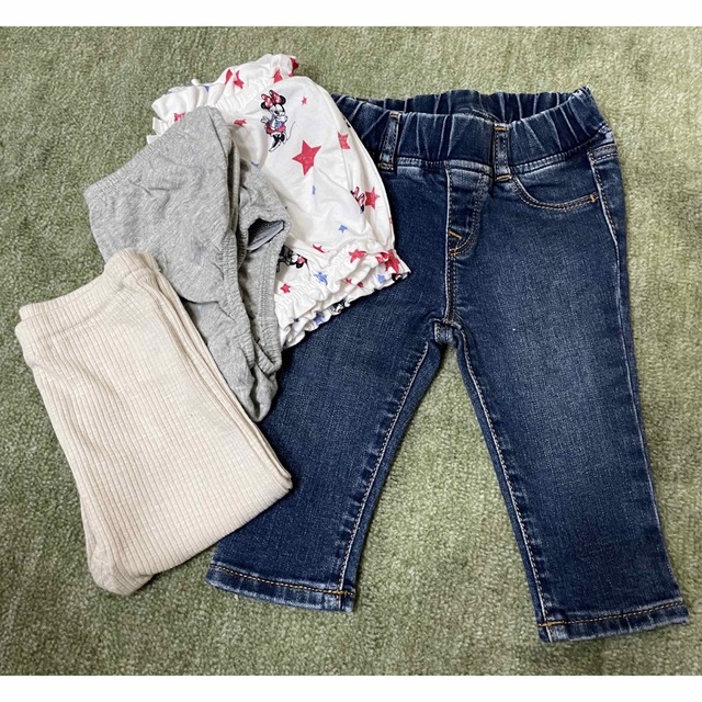 babyGAP(ベビーギャップ)のgapデニム➕おまけ付き キッズ/ベビー/マタニティのベビー服(~85cm)(パンツ)の商品写真