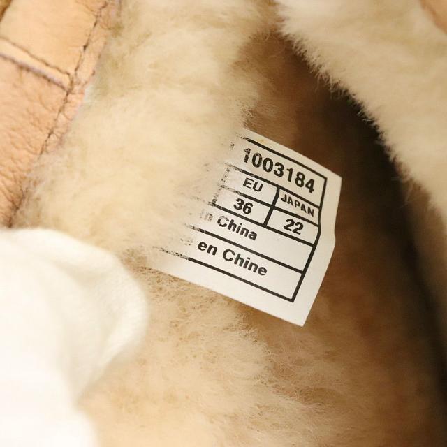 UGG(アグ)のアグ ブーツ 1003184 中古 スタッズ サイズ22cm ライトブラウン UGG 【中古】 | ブランド シューズ シンプル 茶色 ウインターファッション 防寒 冬物 Aランク レディースの靴/シューズ(ブーツ)の商品写真