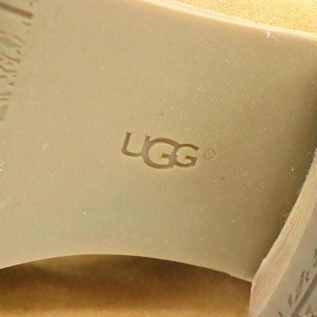 UGG(アグ)のアグ ショートブーツ レディース サイズ23cm 1004366 中古 ライトブラウン スエード UGG 【中古】 | ブランド シューズ シンプル 茶色 ウインターファッション 防寒 冬物 Aランク レディースの靴/シューズ(ブーツ)の商品写真