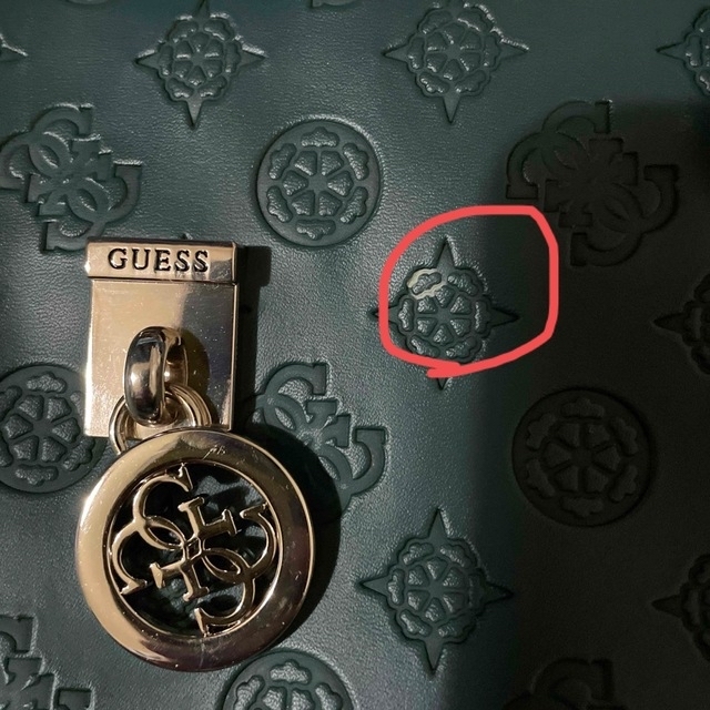 GUESS(ゲス)のGUESS バッグ  レディースのバッグ(ショルダーバッグ)の商品写真