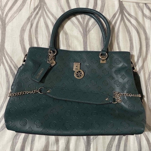 GUESS(ゲス)のGUESS バッグ  レディースのバッグ(ショルダーバッグ)の商品写真