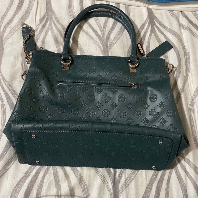 GUESS(ゲス)のGUESS バッグ  レディースのバッグ(ショルダーバッグ)の商品写真