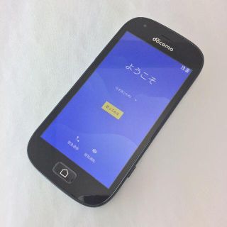 フジツウ(富士通)の【B】F-03K/らくらくスマートフォン me/352573098560410(スマートフォン本体)