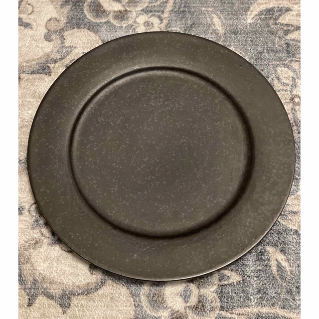 Syuro SP-M-02 Stoneware plate 黒皿　26 cm インテリア/住まい/日用品のキッチン/食器(食器)の商品写真