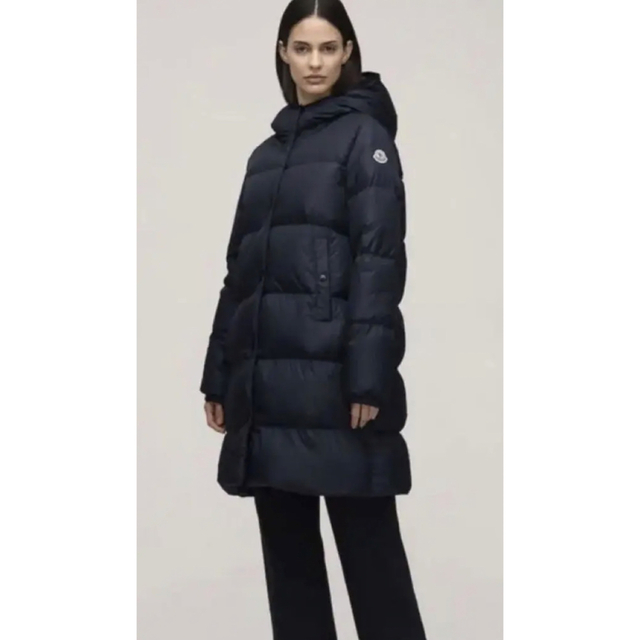 MONCLER(モンクレール)の新品未使用　MONCLER BURGAUX  モンクレール　L レディースのジャケット/アウター(ダウンジャケット)の商品写真