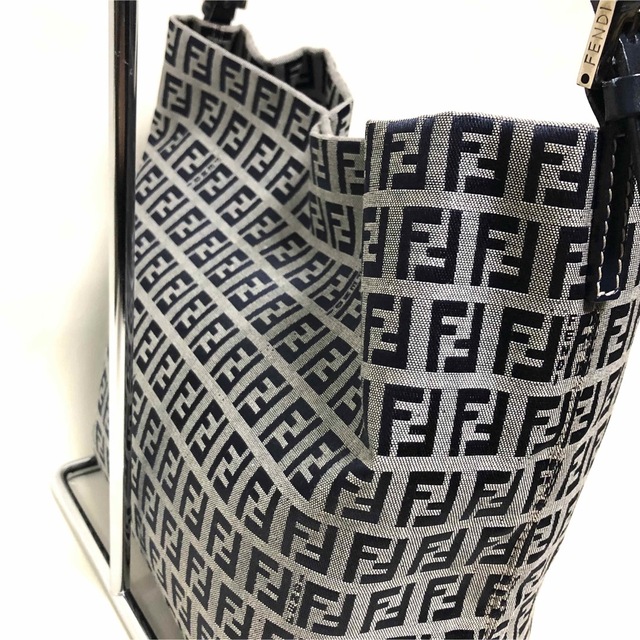 FENDI フェンディ ズッキーノ ジャガード/レザー ハンドバッグ