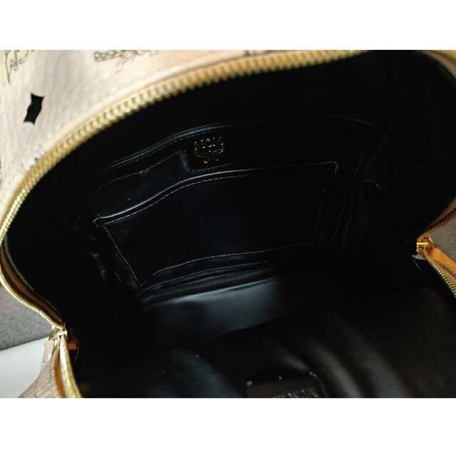 MCM(エムシーエム)のMCM 　リュック　ベージュ　ヴィセトス柄 レディースのバッグ(リュック/バックパック)の商品写真