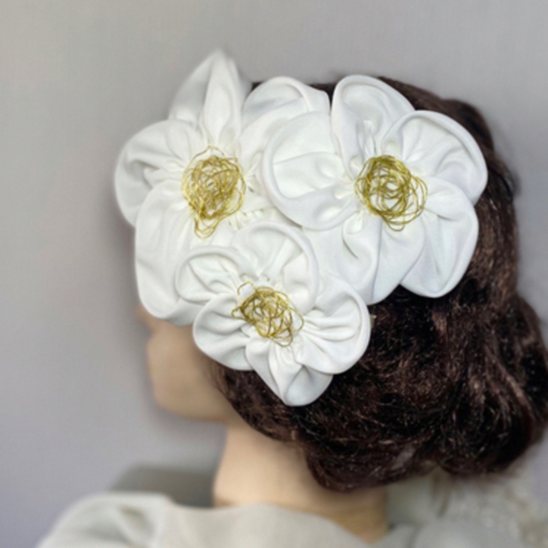 お花のヘッドドレス ヘアアクセサリー 振袖髪飾り 卒業式 袴スタイル 白無垢 1