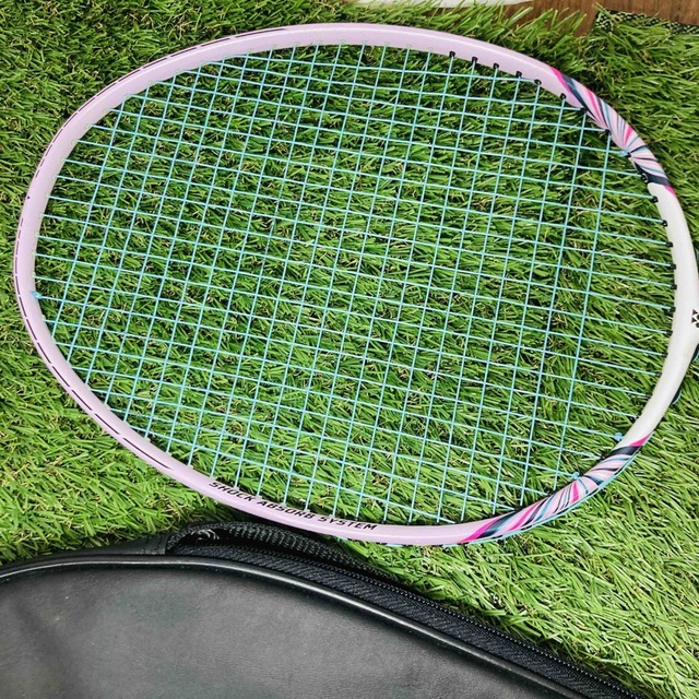 YONEX(ヨネックス)のヨネックス　YONEX バドミントンラケット　ナノレイ NANORAY250 スポーツ/アウトドアのスポーツ/アウトドア その他(バドミントン)の商品写真