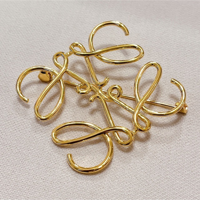 LOEWE Anagram brooch ロエベ アナグラム ブローチ sasebo-jc.or.jp