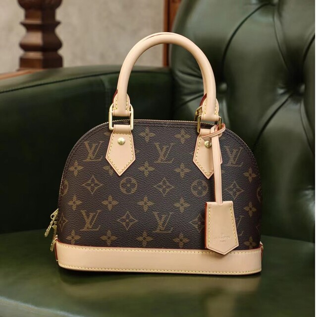 クラシック LOUIS Vuittonショルダーバッグ Louis - VUITTON