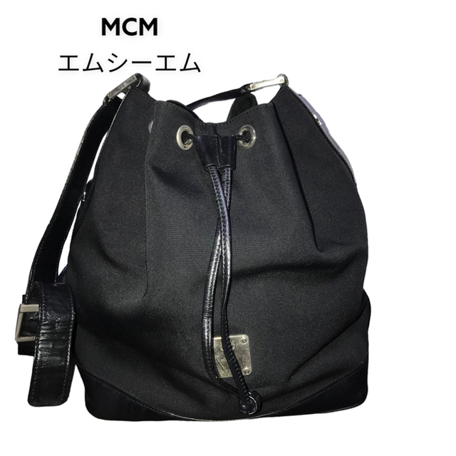 MCM(エムシーエム)のMCM 巾着シルバープレートショルダーバッグ レディースのバッグ(ショルダーバッグ)の商品写真