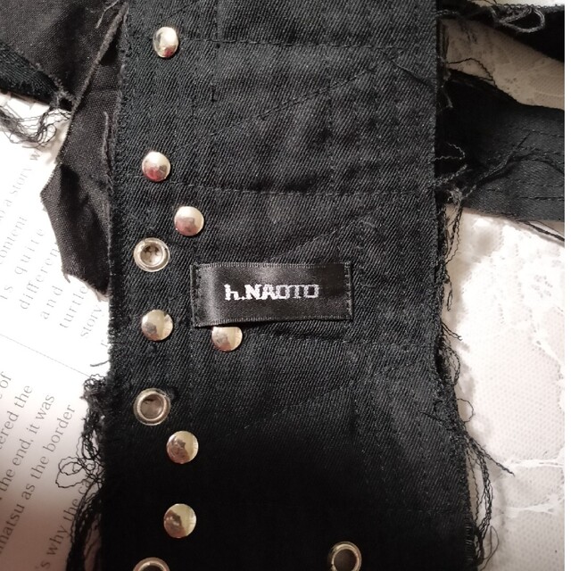h.naoto(エイチナオト)のh.NAOTO 初期パンクネクタイ　ダメージ加工 レディースのファッション小物(ネクタイ)の商品写真