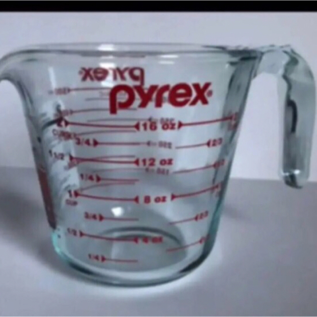 Pyrex(パイレックス)の新品未使用　パイレックス　　メジャーカップ　500ml インテリア/住まい/日用品のキッチン/食器(調理道具/製菓道具)の商品写真