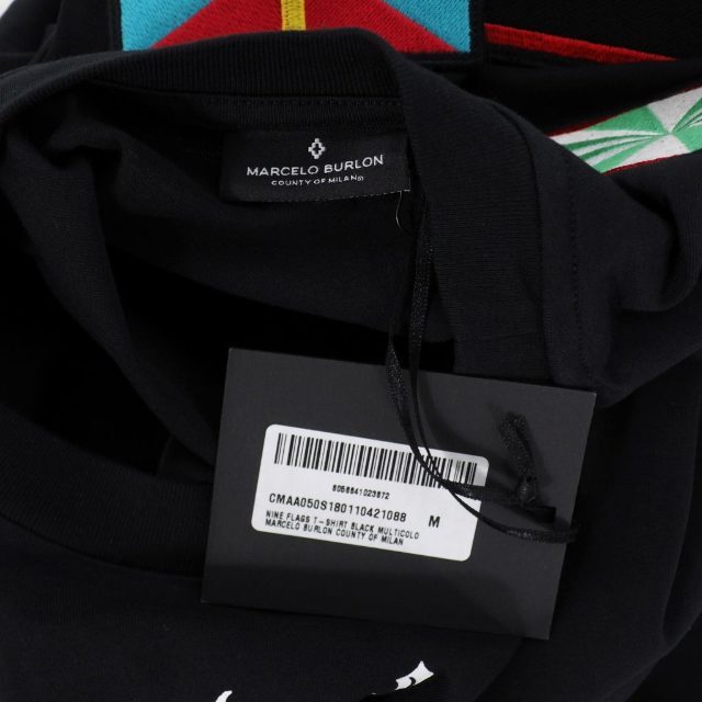 MARCELO BURLON(マルセロブロン)のマルセロバーロン ナイン フラッグス プリント カットソー 半袖 M 黒 メンズのトップス(Tシャツ/カットソー(半袖/袖なし))の商品写真