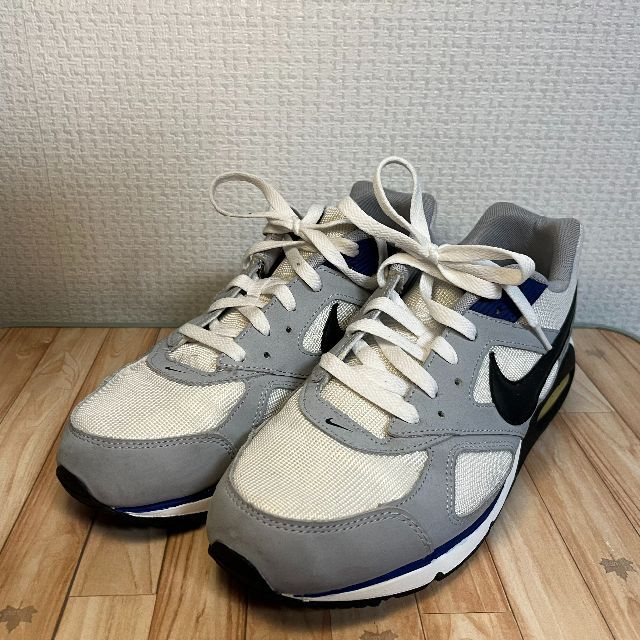 NIKE(ナイキ)のNIKE  airmax IVO　28 イヴォ　超美品 メンズの靴/シューズ(スニーカー)の商品写真