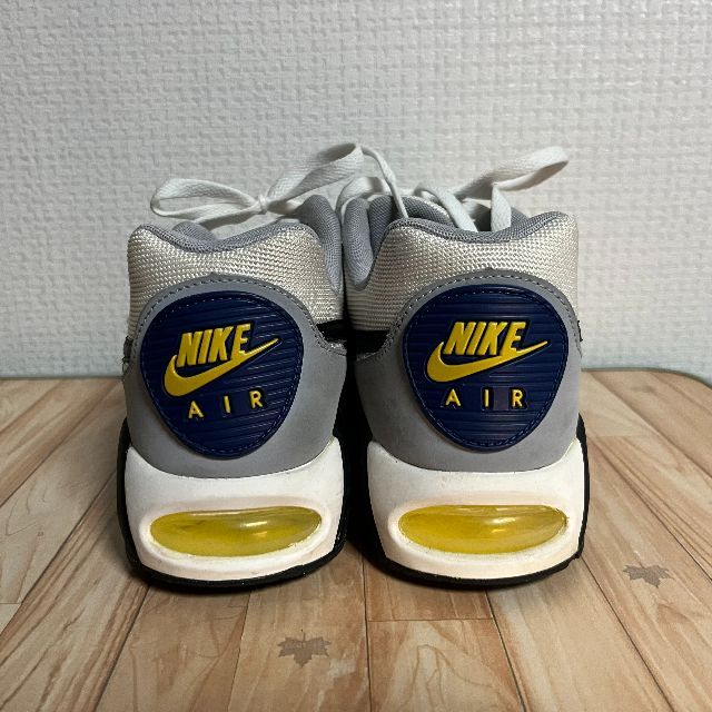 NIKE(ナイキ)のNIKE  airmax IVO　28 イヴォ　超美品 メンズの靴/シューズ(スニーカー)の商品写真