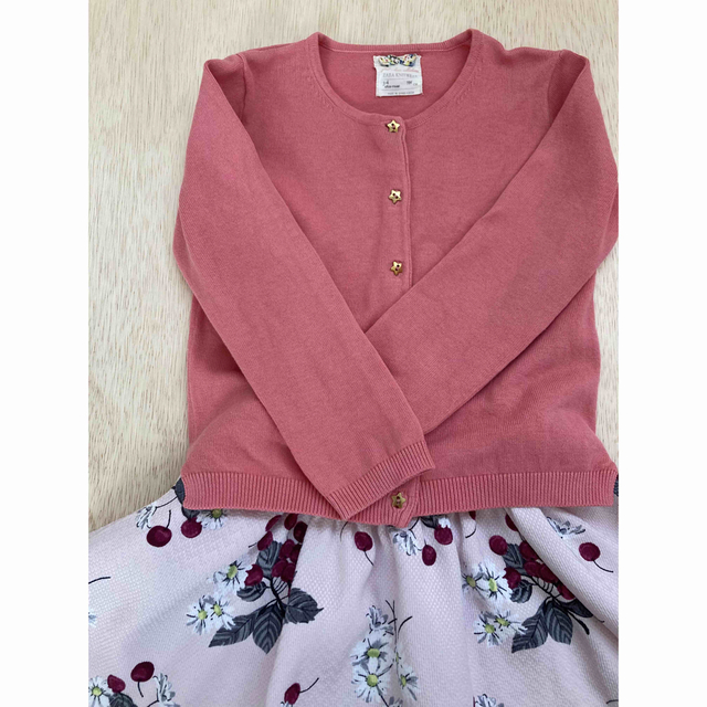 ZARA KIDS(ザラキッズ)のZARA    カーディガン　ピンク　星ボタン キッズ/ベビー/マタニティのキッズ服女の子用(90cm~)(カーディガン)の商品写真