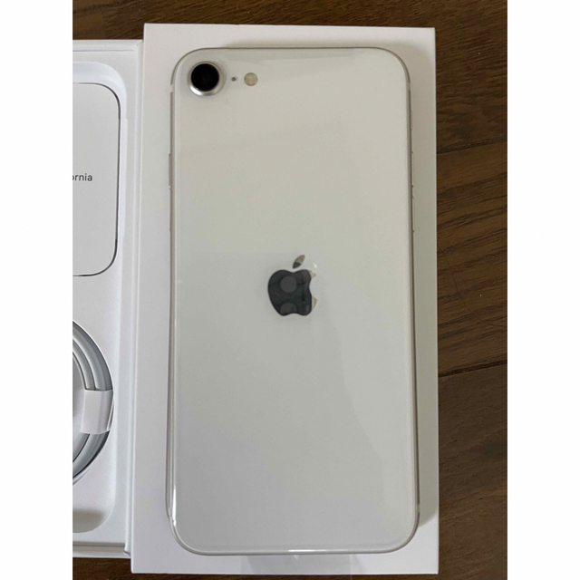 iPhone SE (第3世代) スターライト 64 GBApple