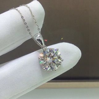 newデザイン】モアサナイト ネックレス K18WGの通販 by Rui|ラクマ