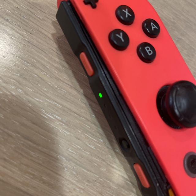 Nintendo Switch(ニンテンドースイッチ)のジョイコン レッド スマホ/家電/カメラのスマホ/家電/カメラ その他(その他)の商品写真