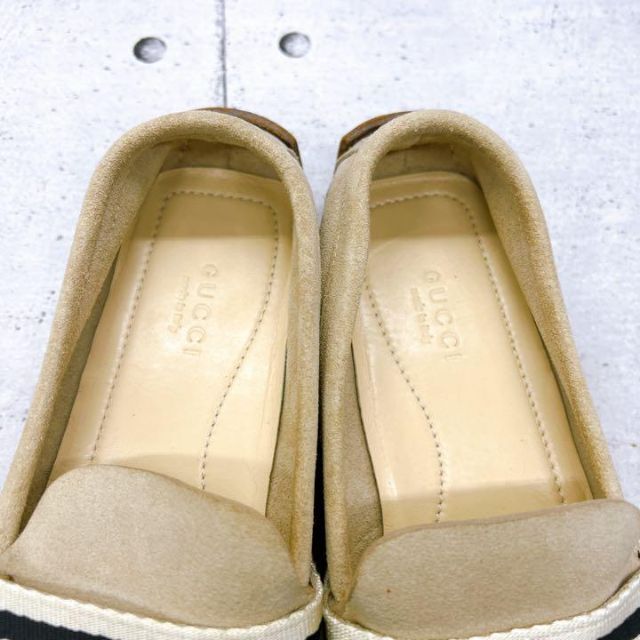 Gucci(グッチ)の【キュート♡】グッチ　21.5cm位　ベージュ レディースの靴/シューズ(ローファー/革靴)の商品写真