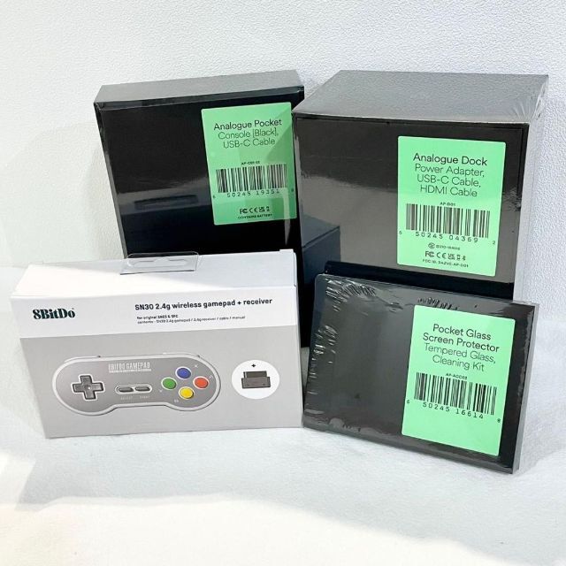 パーティを彩るご馳走や Analogue Pocket本体+ドック+画面プロテクター