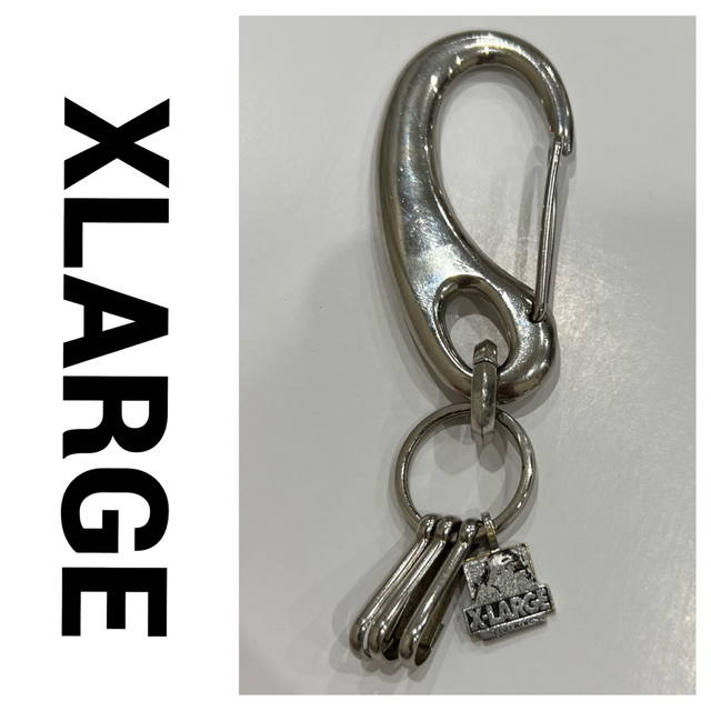 XLARGE(エクストララージ)のXLARGE エクストララージ キーホルダー カラビナ キーチャーム シルバー メンズのファッション小物(キーホルダー)の商品写真