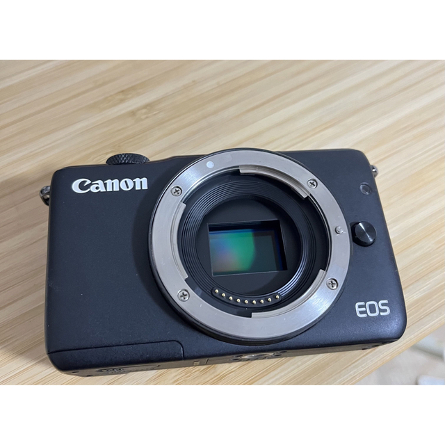 Canon(キヤノン)のCanon  EOS M10 Wズームキット BK 黒 スマホ/家電/カメラのカメラ(ミラーレス一眼)の商品写真