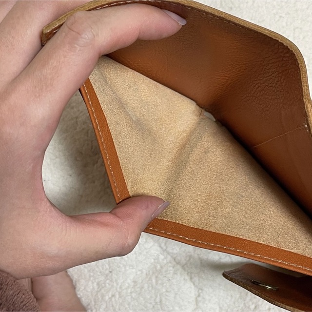 IL BISONTE(イルビゾンテ)のIL BISONTE イルビゾンテ がま口小銭入れ付き二つ折りレザー財布 レディースのファッション小物(財布)の商品写真