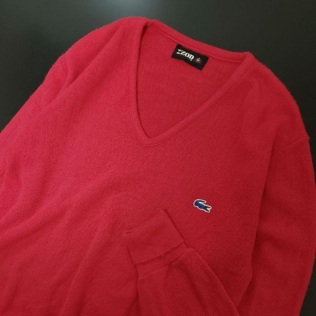 LACOSTE(ラコステ)のIZODラコステ／Vネックセーター／レッド赤色／青ワニ／ビンテージアイゾット レディースのトップス(ニット/セーター)の商品写真