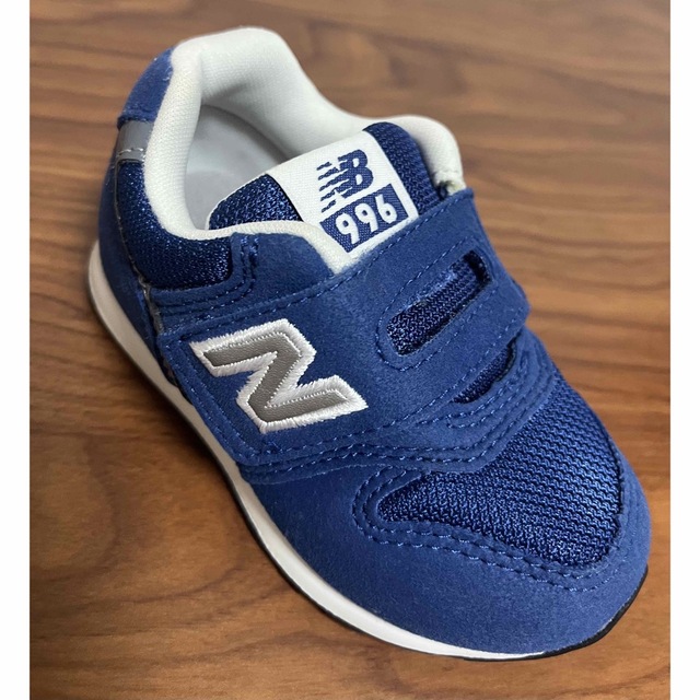 New Balance(ニューバランス)の新品未使用品　ニューバランス　靴　青　13センチ キッズ/ベビー/マタニティのベビー靴/シューズ(~14cm)(スニーカー)の商品写真