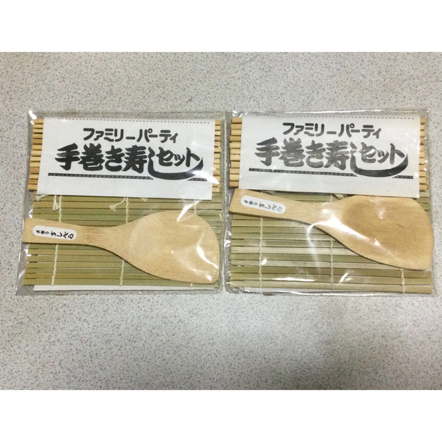 手巻き寿司セット　しゃもじ&巻き簾　2個セット インテリア/住まい/日用品のキッチン/食器(その他)の商品写真