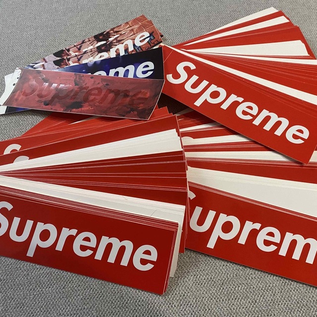 Supreme box logo ステッカー