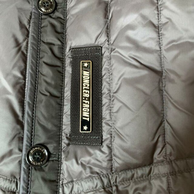 MONCLER(モンクレール)のMONCLER GENIUS FRGMT DALIM ダウンベスト TG2 メンズのジャケット/アウター(ダウンベスト)の商品写真