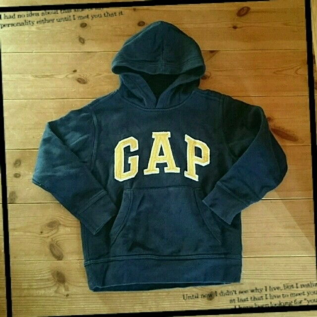 GAP Kids(ギャップキッズ)のGap kids 裏起毛パーカー 130 キッズ/ベビー/マタニティのキッズ服男の子用(90cm~)(その他)の商品写真