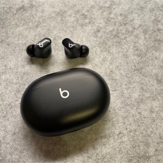 ビーツバイドクタードレ(Beats by Dr Dre)の(美品) Beats Studio Buds ブラック(ヘッドフォン/イヤフォン)