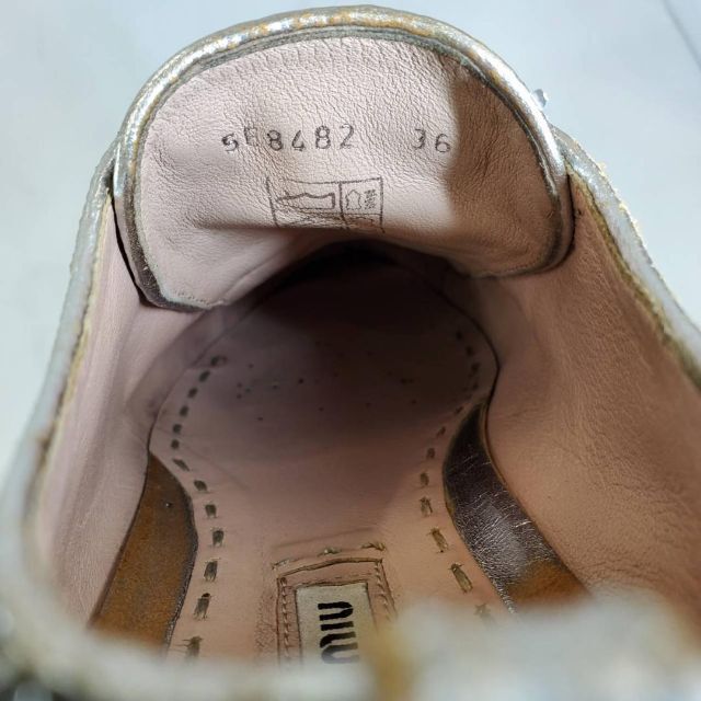 miumiu(ミュウミュウ)のmiu miu ミュウミュウ　シルバー グリッター スパンコール ビジュー　36 レディースの靴/シューズ(スニーカー)の商品写真