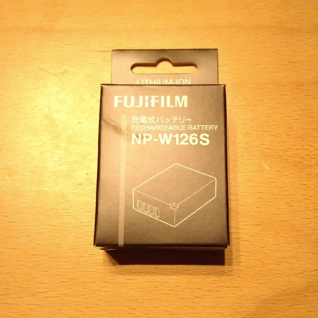 富士フイルム(フジフイルム)のFUJI FILM 充電式バッテリー NP-W126S スマホ/家電/カメラのカメラ(その他)の商品写真